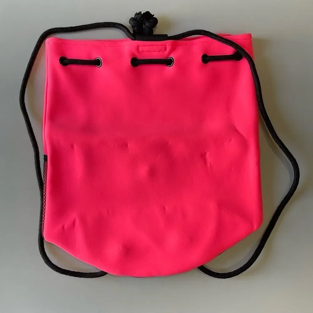 NWOT Victoria’s Secret neoprene Hot pink bucket backpack. - Picture 5 of 7